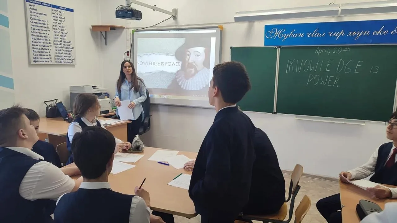 🧠✨ На мероприятии «Knowledge is power» («Знание — сила») дети узнали, как информация помогает решать