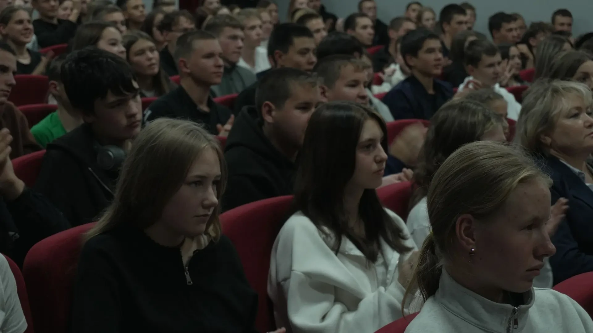 🎭 В Иркутской области завершился тур спектакля «Осколки»