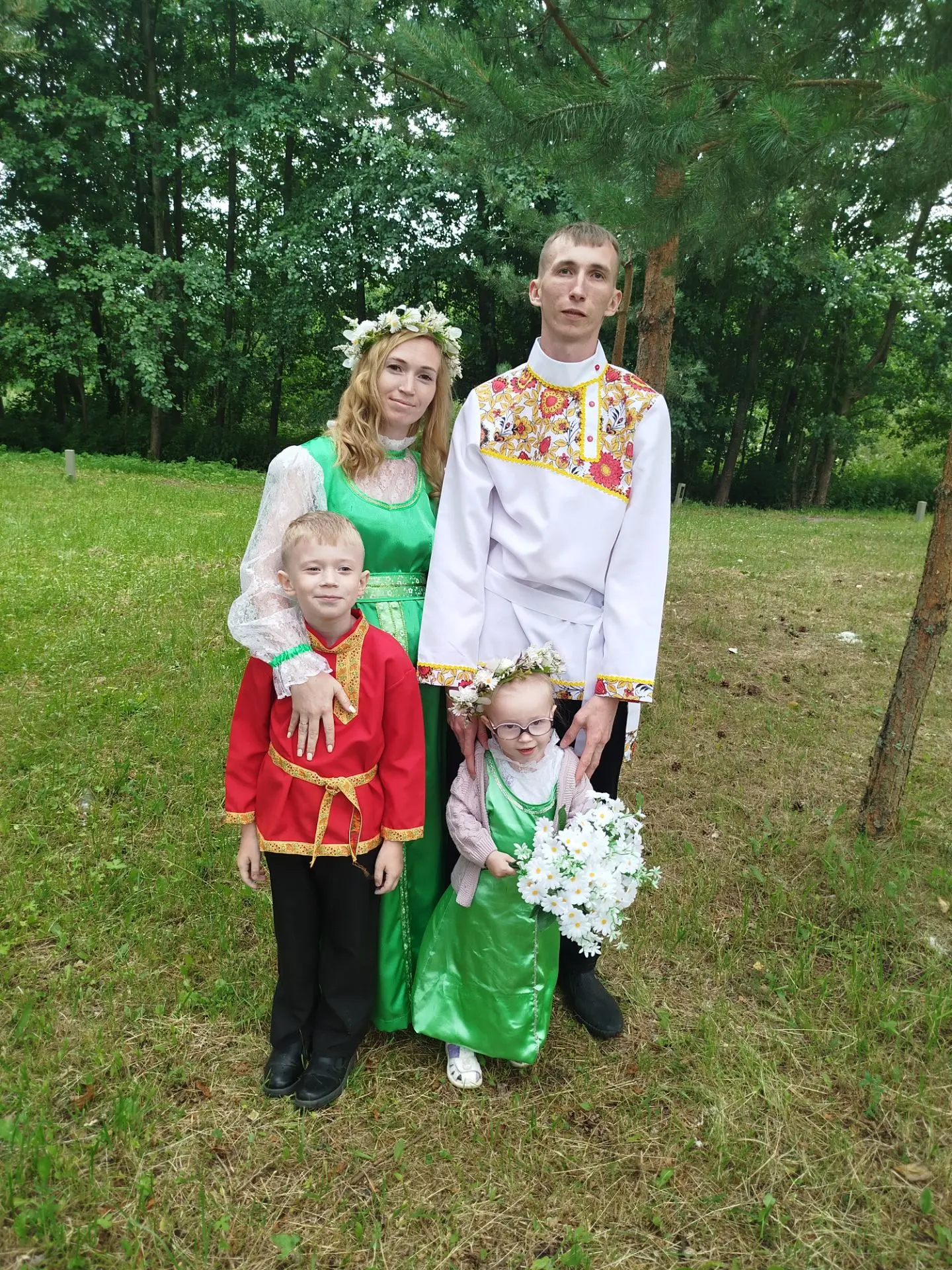 🎉 4 июля в зоне реновации м.Красные Сосенки с играми и забавами прошло народное гуляни...