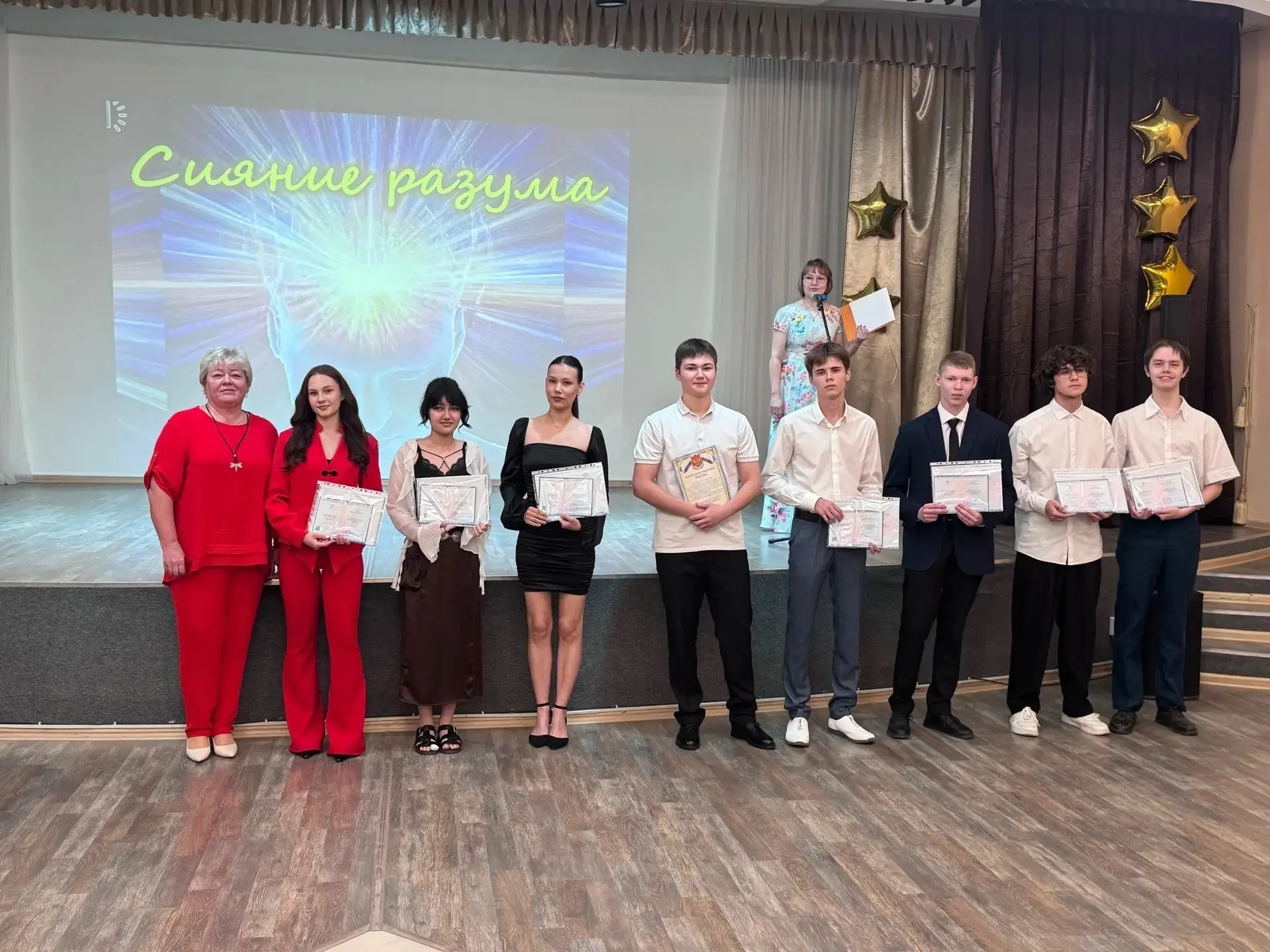 🎓 Вчерашние школьники — завтрашние студенты!

🎉В нашей школе царила атмосфера настоящего праздника