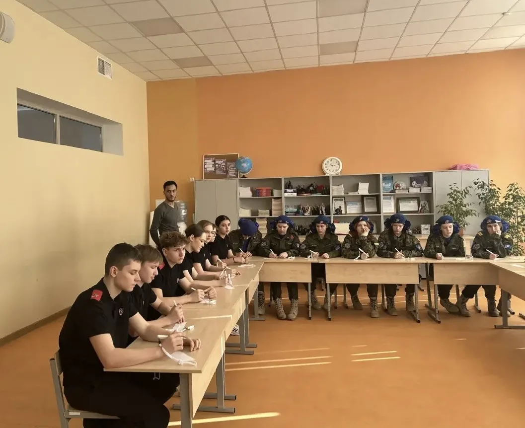 Наши кадеты на «Юнармейской искорке»: 12 место из 40 команд!  Команда школы приняла участие в открыт