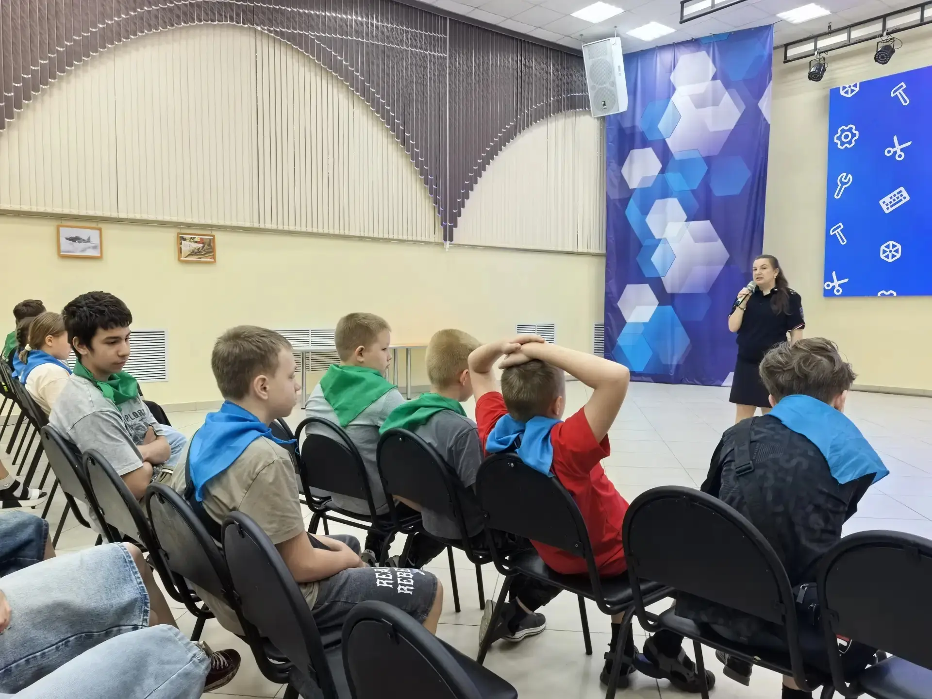 Предпоследний день в «Профессионалах будущего»: безопасность на дорогах и воде, а также мир открытий