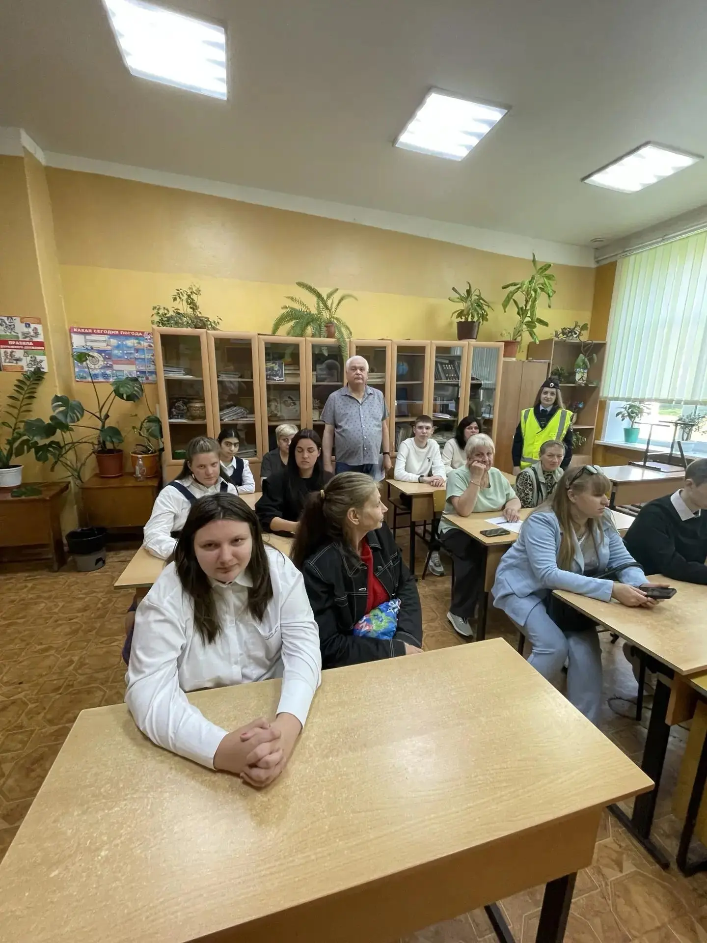 В рамках профилактического мероприятия «Внимание — дети!» в МБОУ «Специальная (коррекци...