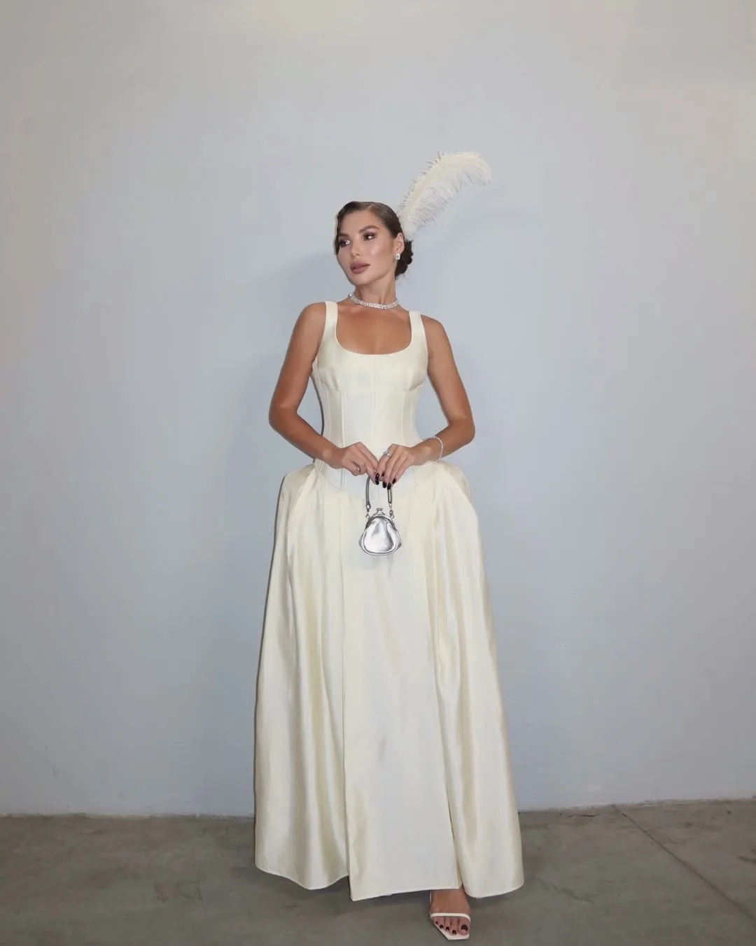#NigayOutfits 

На 1 вечер она решила стать балериной, которая решила выйти в свет🩰  И лучшим повод