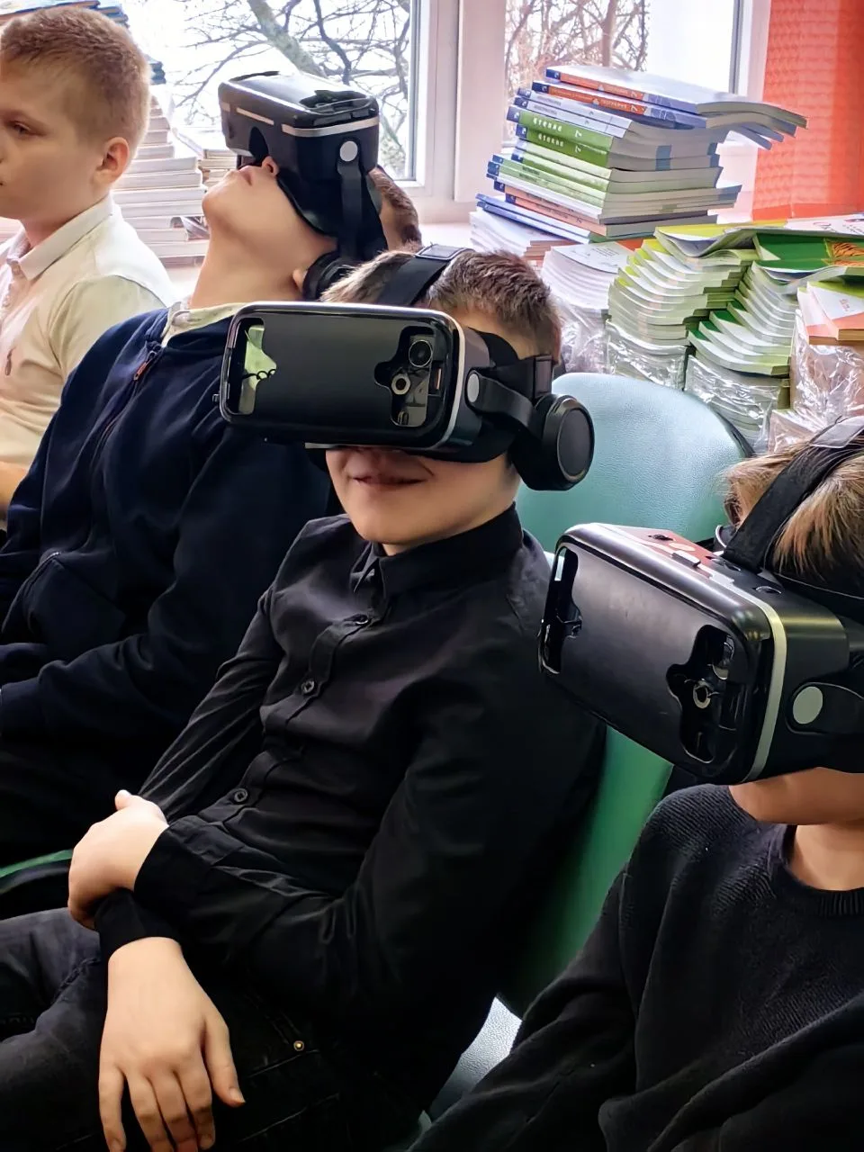 Сквозь 3D-очки — к живой истории ✨  В рамках патриотической Декады «Помним! Славимся! Гордимся!», по