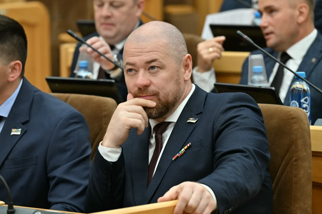 "Хотите вернуть связь с реальностью? Пойдите на фронт": ветеран СВО ответил КПРФ на "свадебного лейт