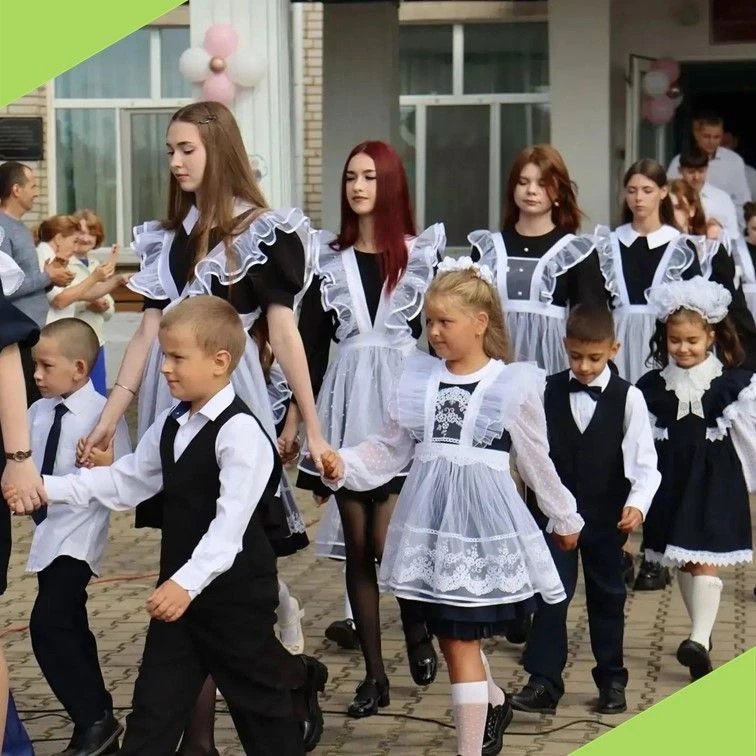 🛎 По всей области 1 сентября состоялись праздничные линейки.