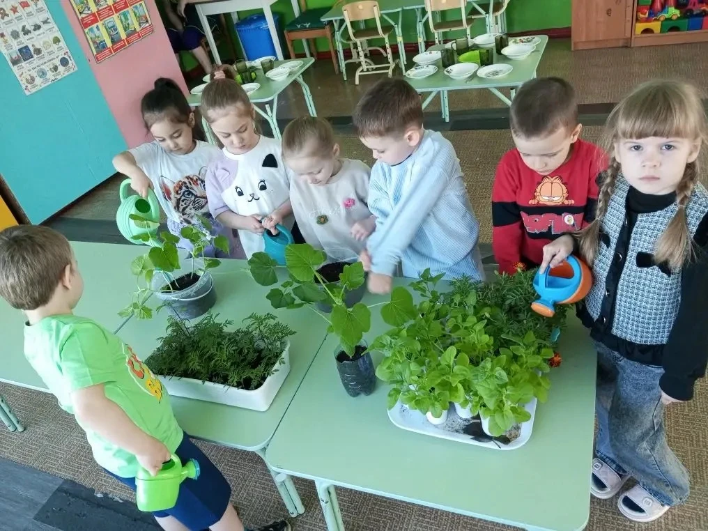 В средней группе "Маячок" продолжается насыщенная и познавательная деятельность, направ...