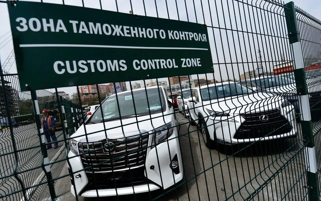 🚗 Купил машину — приготовься доплатить: КС разрешил менять цену растаможки задним числом