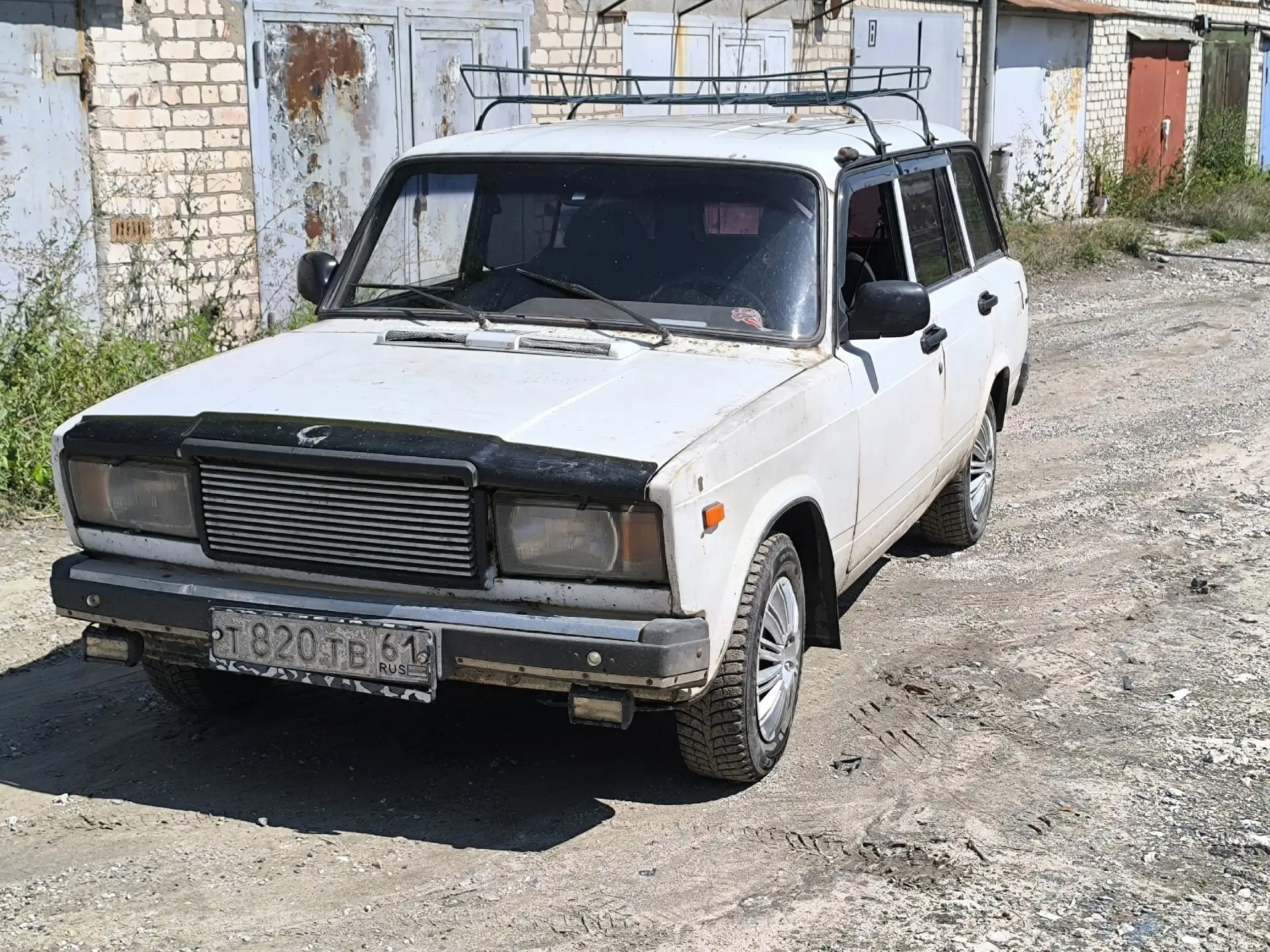 ВАЗ 21043(2005 год) карбюратор, двигатель 03, КПП 5 с т, состояние рабочее,кузов подваривали! СТС, П