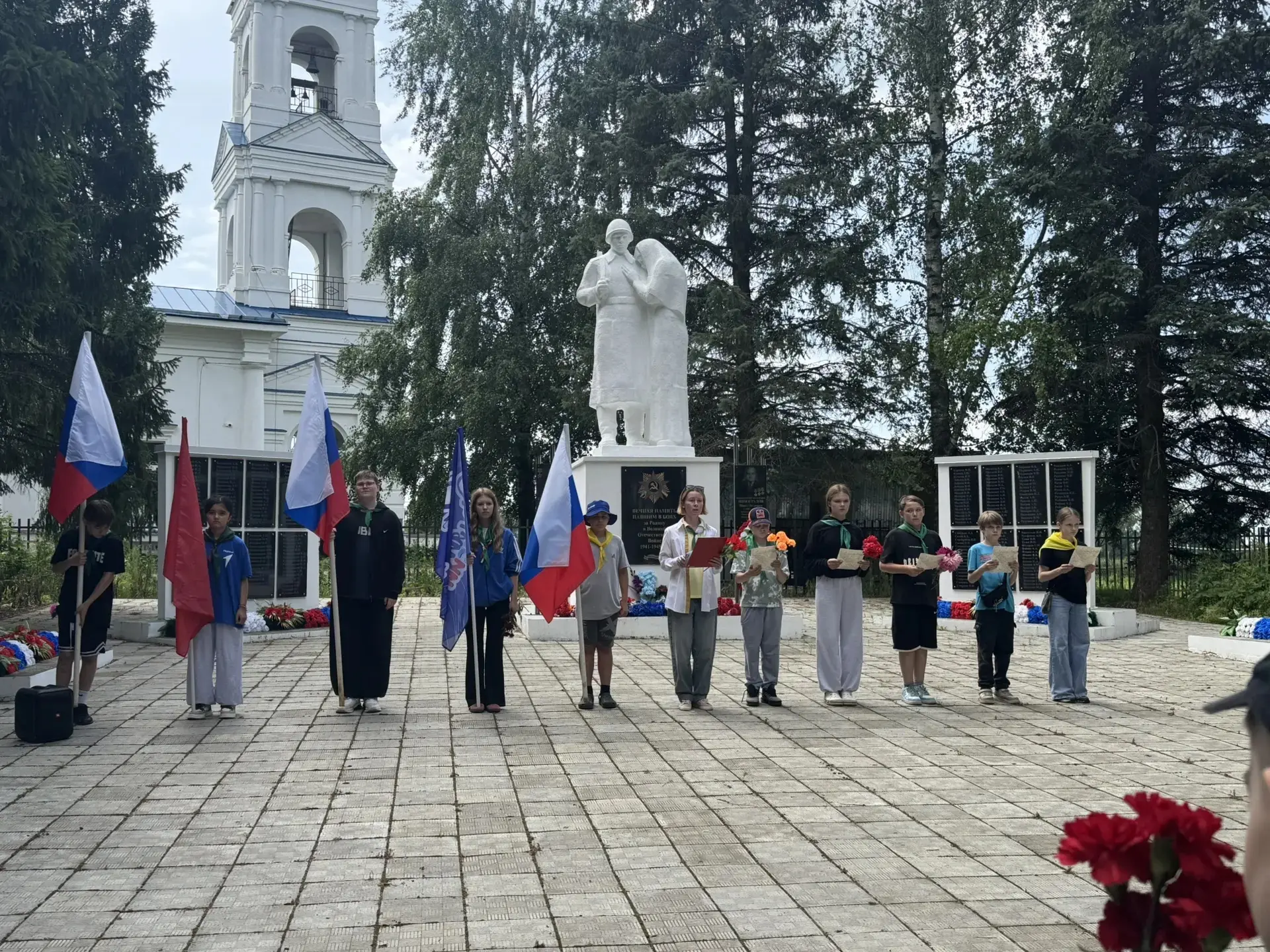Утро 22 июня 1941 года пришло не с рассветом, а с огнем. В жизнь советских людей ворвалась тьма. Но 