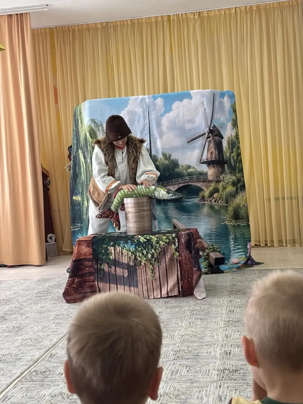🎭✨Приключения Вити в стране сказок☀️

Наши ребята стали настоящими героями! Они отправились в волше