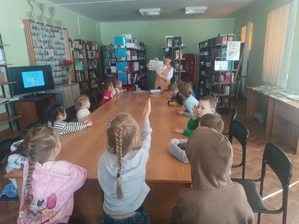 Сегодня воспитанники старшей - подготовительной группы детского сада посетили сельскую ...