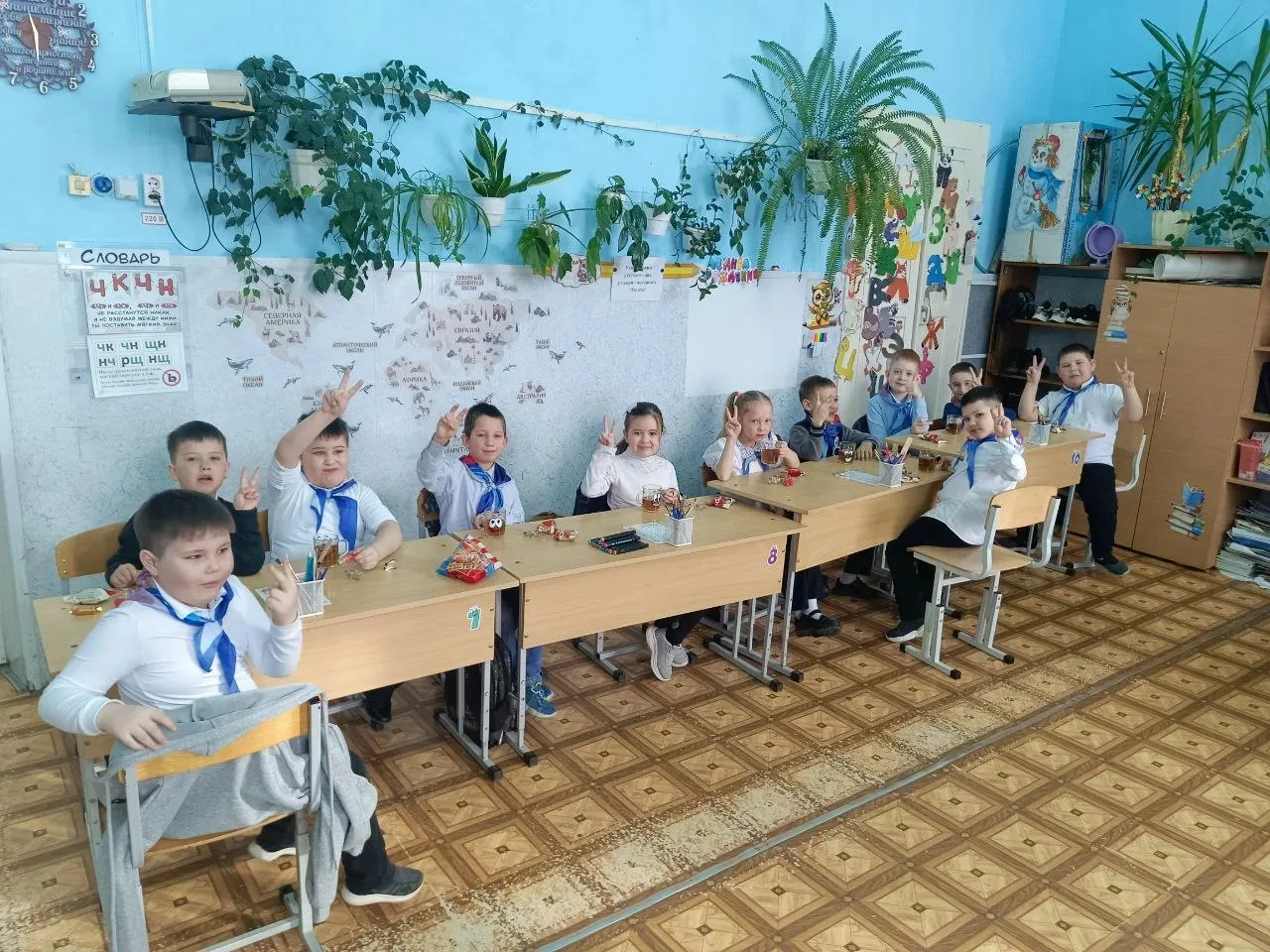 20 февраля в 1 б классе прошел праздник, посвященный Дню Защитника Отечества.  Поздравл...