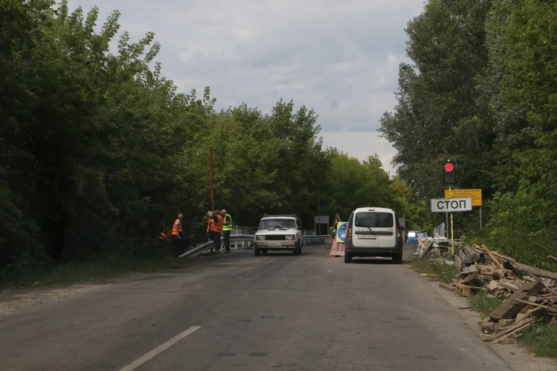 🛠 В Курском районе завершают ремонт моста через реку Большая Курица. Готовность объекта составляет 