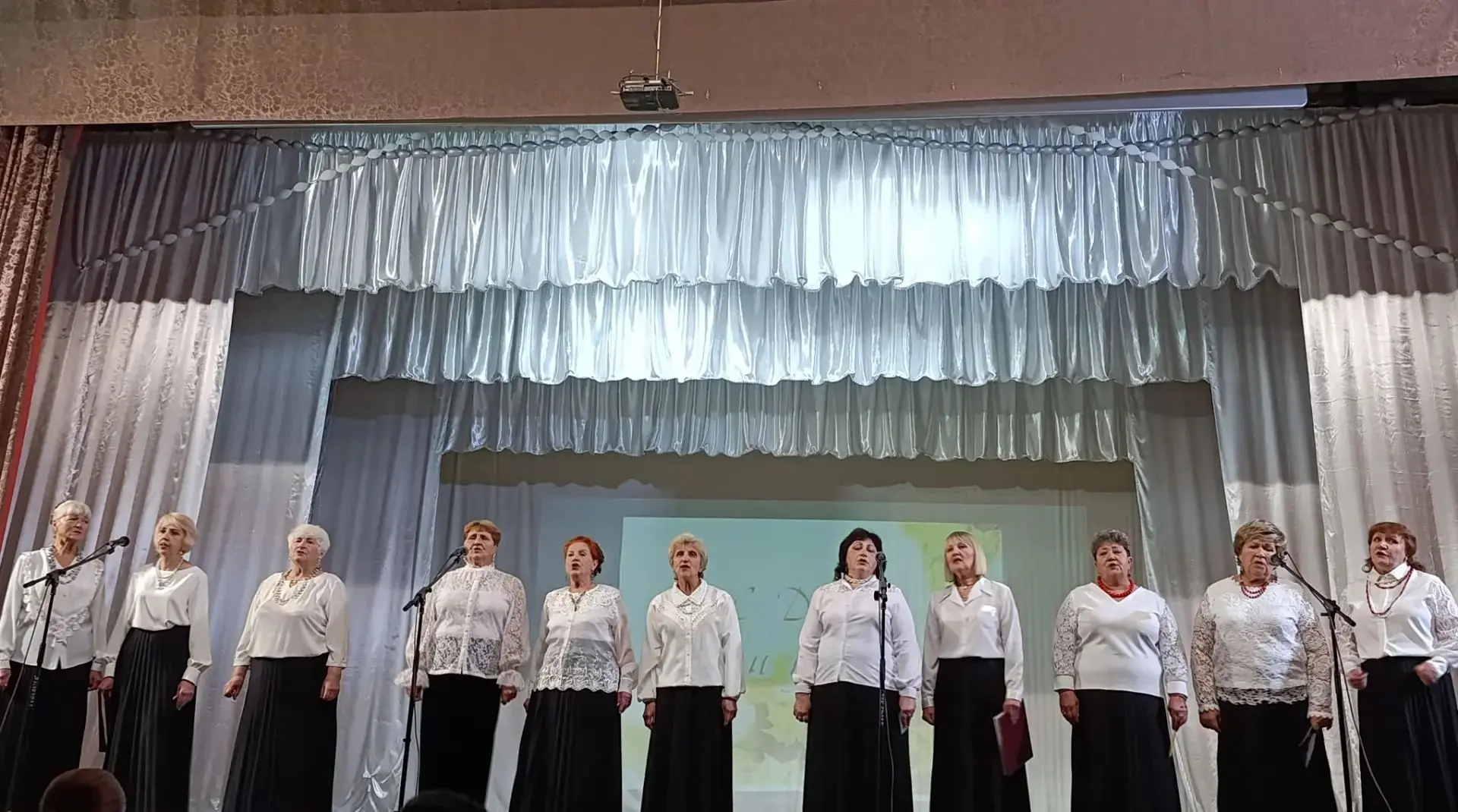 01.10 В МБУ «Петровский ДК им. Г.И. Петровского» прошла концертная программа, посвящённ...