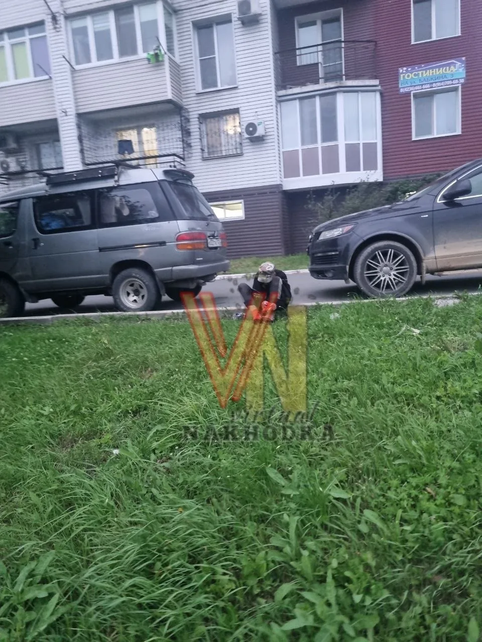 Врангель: Пожилая женщина лежит под дождём

Вчера во Врангеле была замечена пожилая женщина, которая