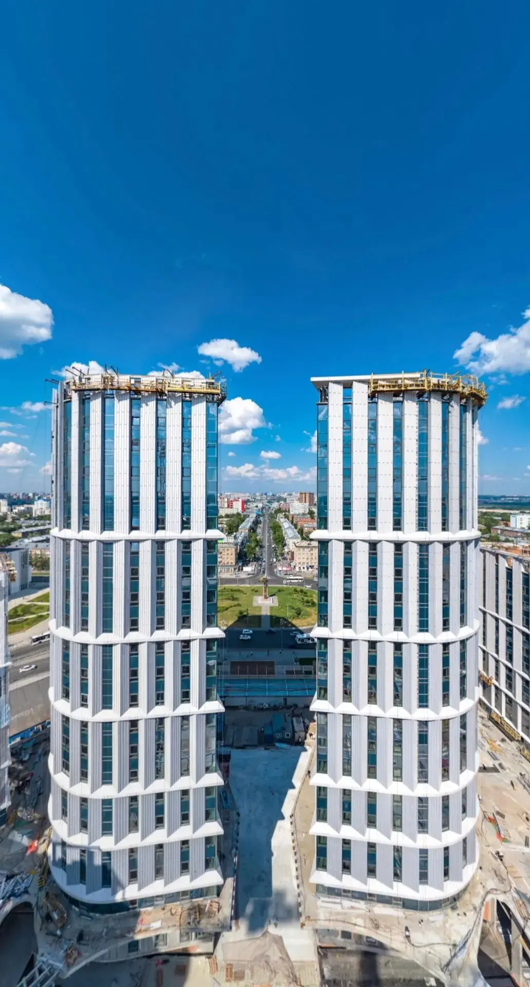 Наверное, каждый видел, как меняется последние годы площадь Маркса.