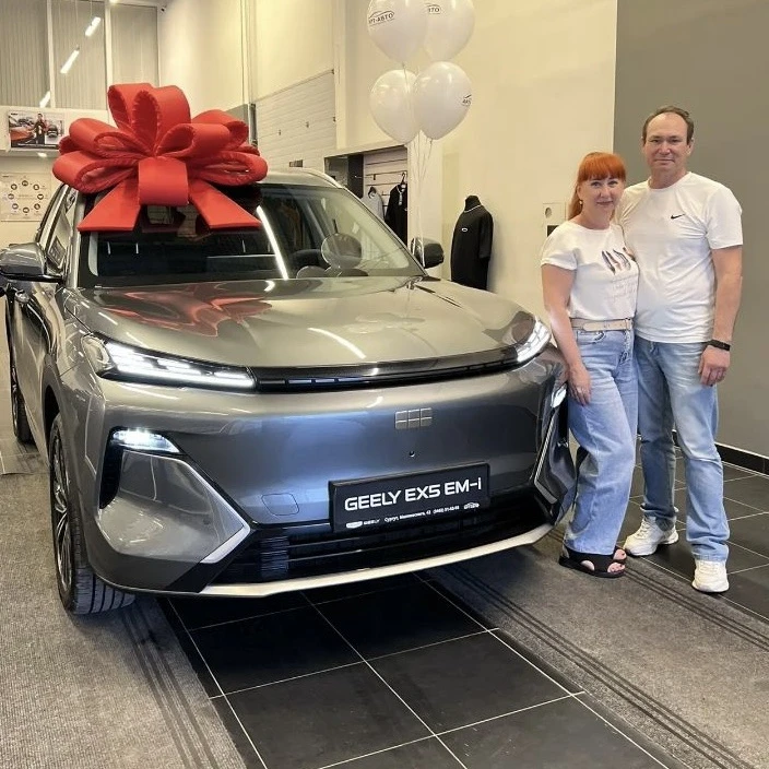 От всей души поздравляем с приобретением нового GEELY!

Пусть каждый километр на этом автомобиле дар