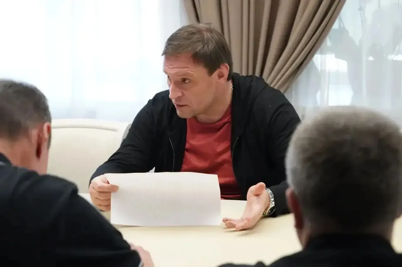 Жители города уже несколько дней пишут мне сообщения о неприятном запахе в отдельных ча...
