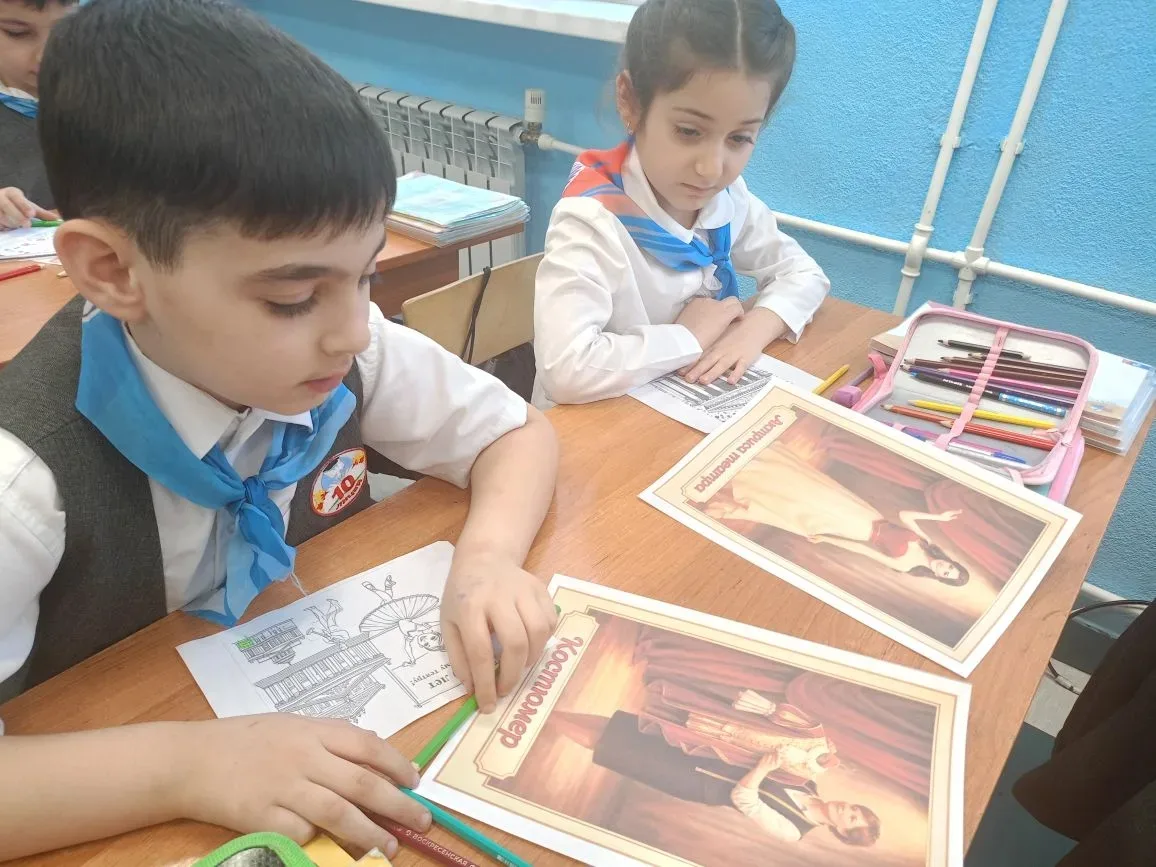 🇷🇺РАЗГОВОРЫ О ВАЖНОМ🇷🇺  💫 23 марта в лицее прошли уроки "Разговоры о важном" на тему: "Большой. За к