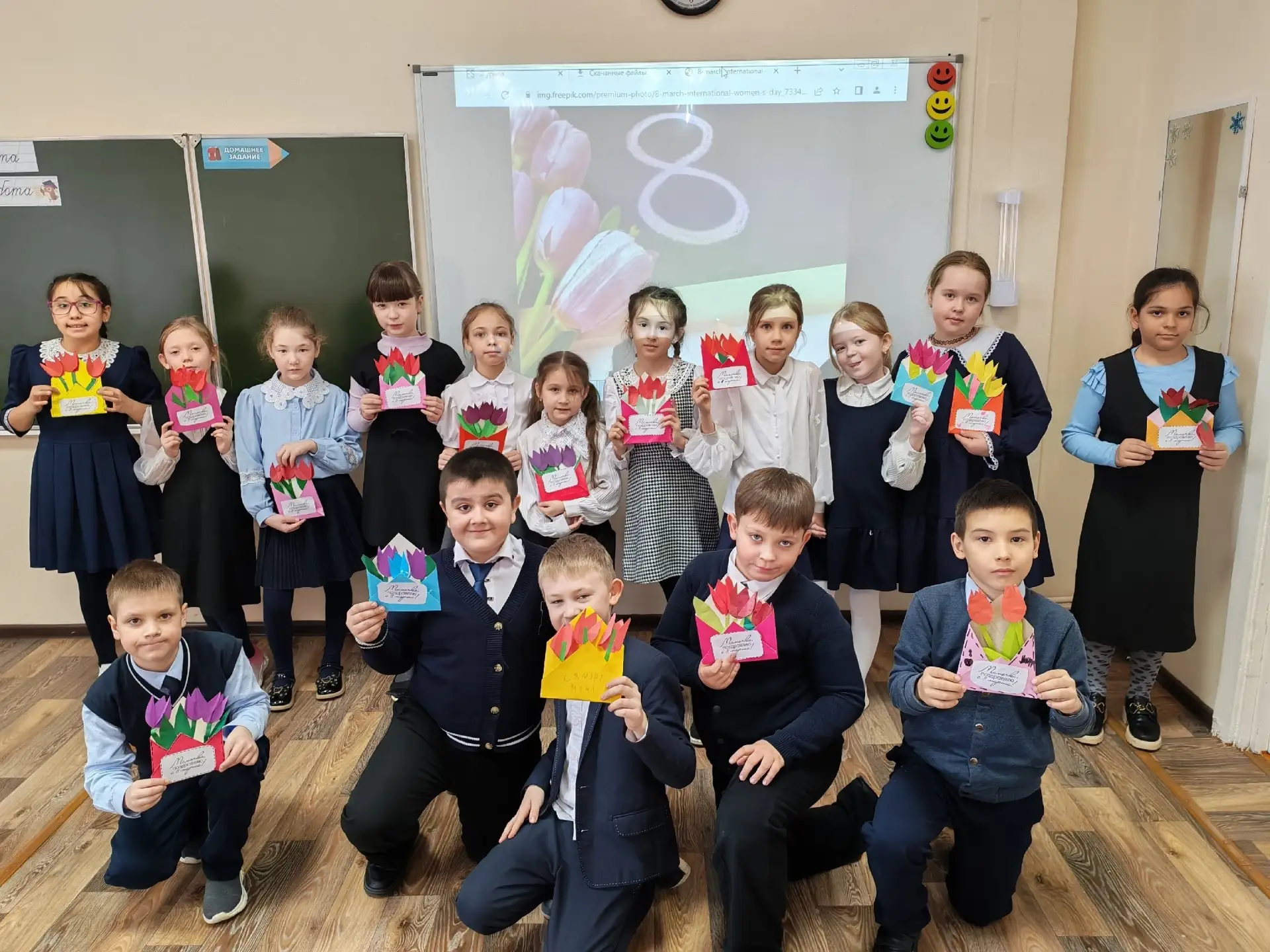 💐 8 марта- Международный женский день.  🇷🇺🌷В современной России Международный женский день остается 
