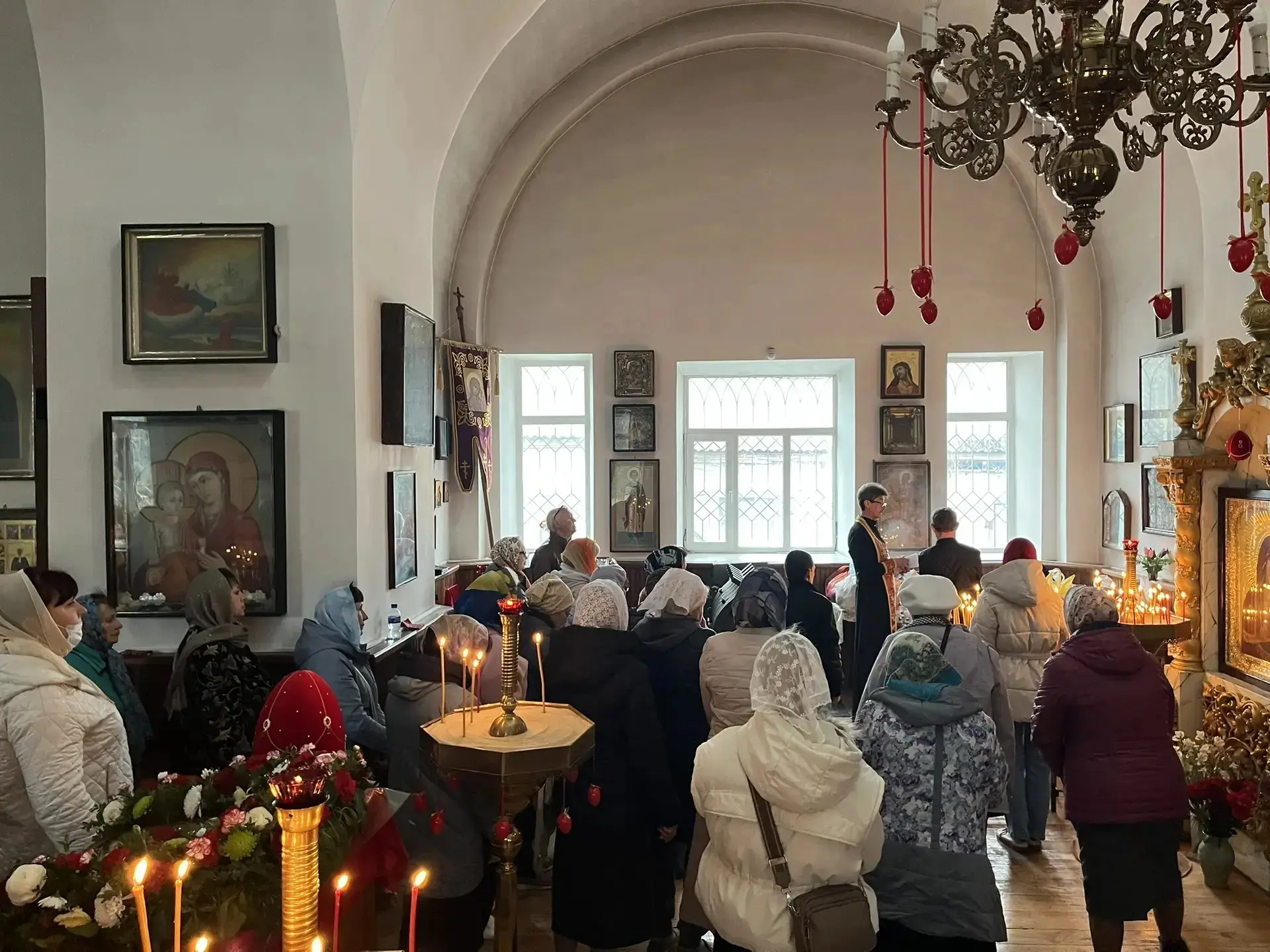 Сегодня вторник - Радоница, в Зуйском Свято-Николаевском храме настоятель протоиерей Се...