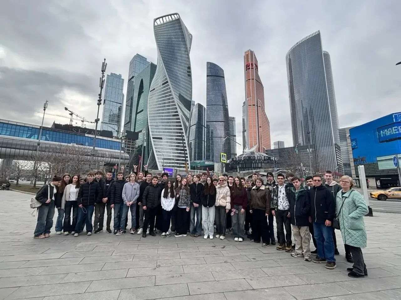 Незабываемое приключение 8-х классов в Москве! 🚌  8А и 8Б класс вместе с классными руководителями от