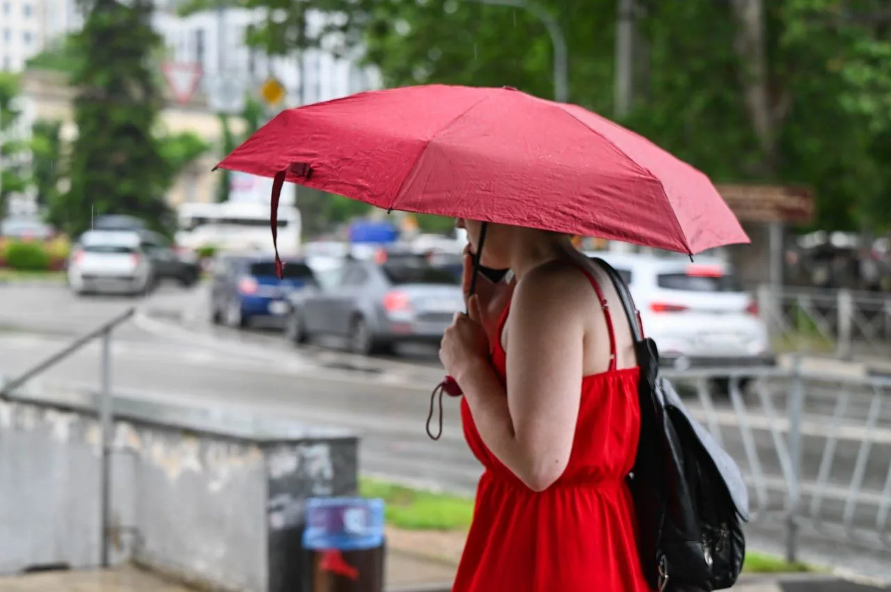 🌦 Крым готовится к первому осеннему перелому: жара уйдет вместе с грозами