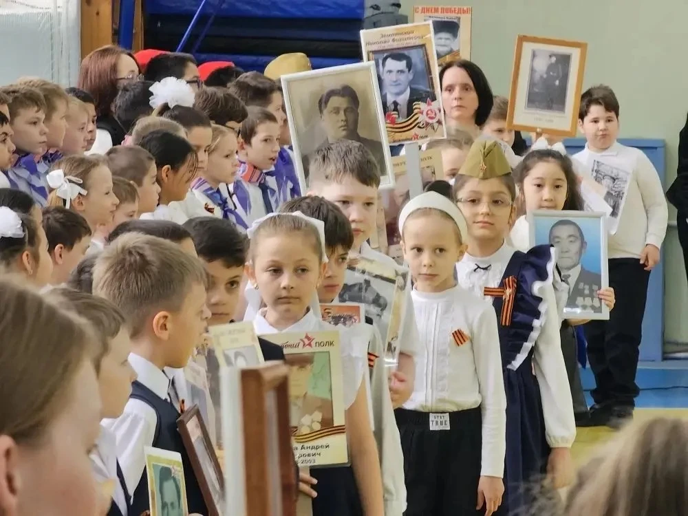 🕊️ Память сильнее времени: как мы встретили День Победы  В этом году наша школа с особым трепетом и 
