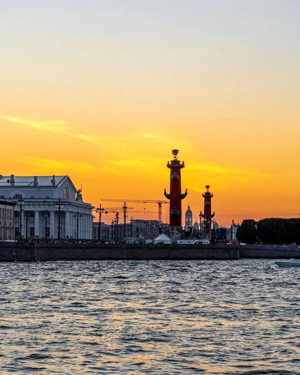 🌊 Стрелка Васильевского острова — главная панорама Петербурга