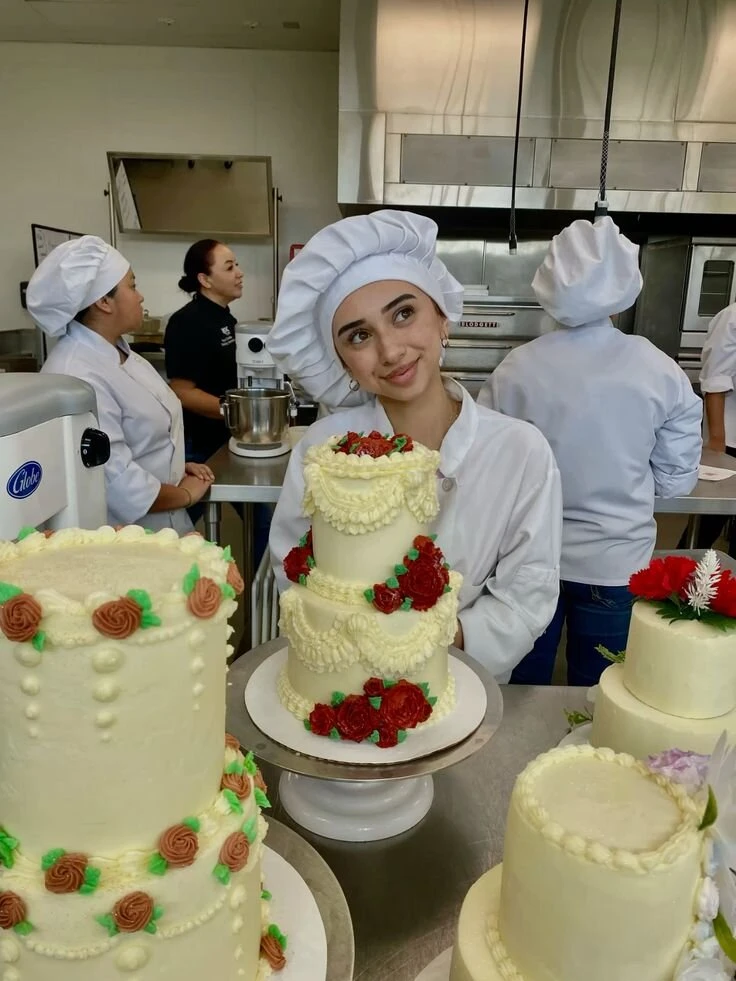 🍰 Кондитерское производство «Карат Плюс» (м. Улица Дыбенко) — от 4 200 до 4 800 ₽ за с...