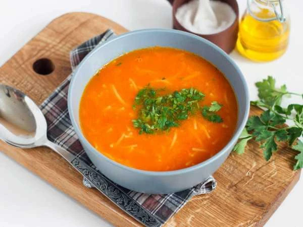 🍅 Томатный суп с лапшой.

Ингредиенты:

• Помидоры (очищенные) – 440 г
• Вермишель мелкая, лапша – 