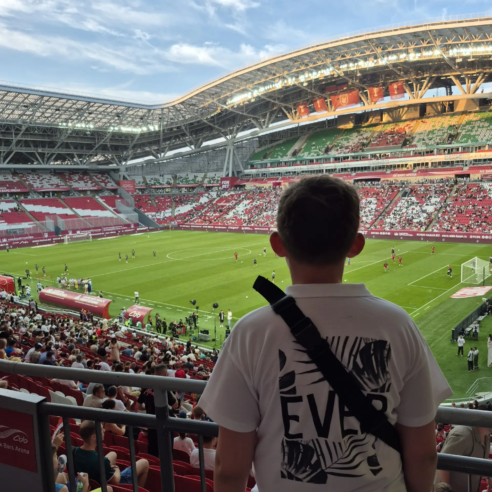 #ЛетоПервой продолжается в ваших ярких кадрах!

1. Петров Владимир, Казань - 😎
2. Алексюк Марина Ив