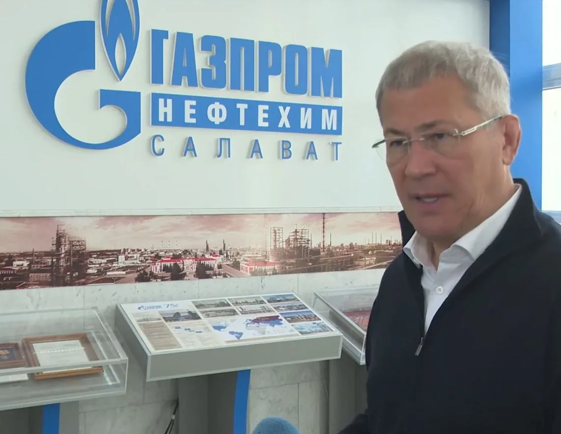 🚨 РАДИЙ ХАБИРОВ ПРИБЫЛ В САЛАВАТ ПОСЛЕ МАССИРОВАННОЙ АТАКИ БПЛА НА НЕФТЕХИМИЧЕСКИЙ КОМ...