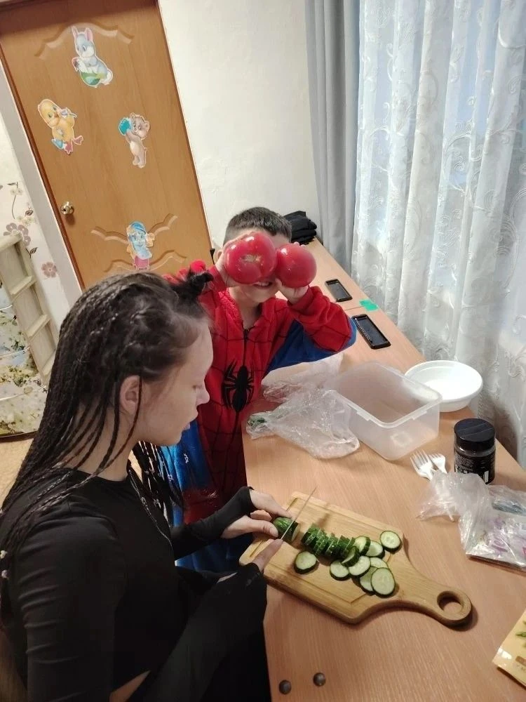 Вечерние посиделки в группе «Комета» прошли с кулинарным мастер‑классом: воспитанницы у...