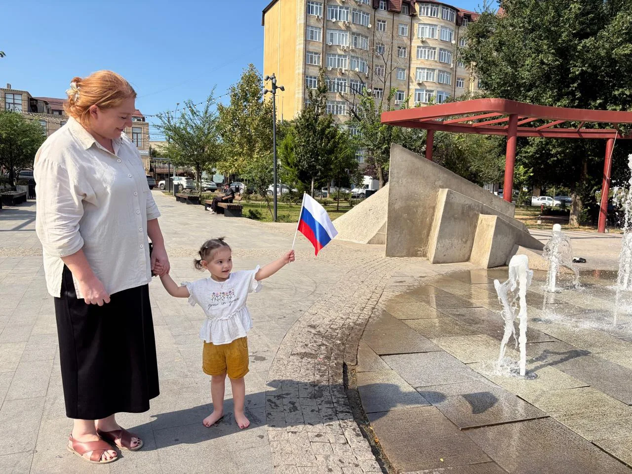🇷🇺Специалисты отделения Семейного МФЦ в Дербенте провели в парке Революционной славы ...