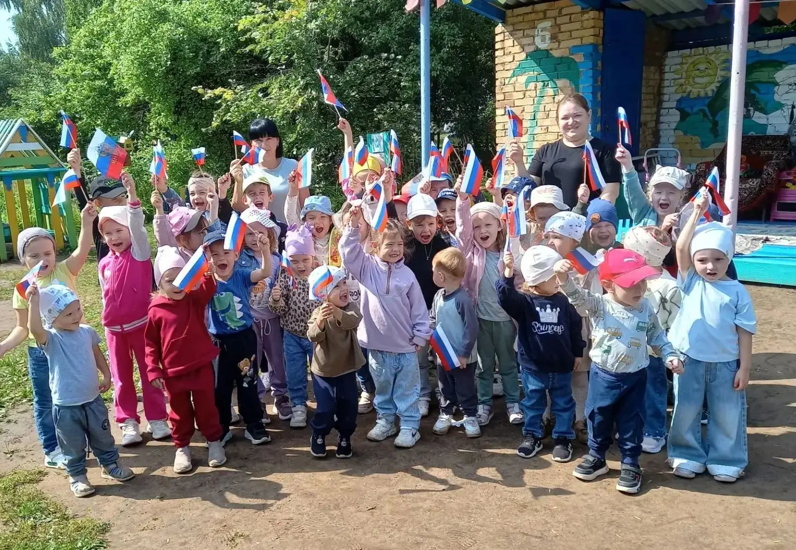 🇷🇺 Как в детском саду отметили День Государственного флага! 🇷🇺