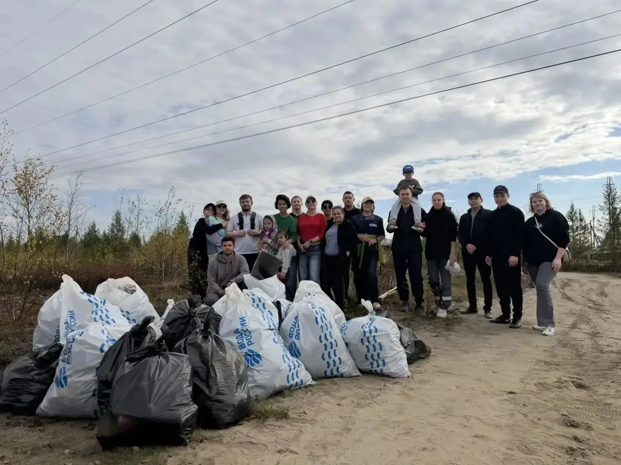 🌊 «Берег добрых дел»: газодобытчики Ямбурга навели порядок на реке Варенгаяха