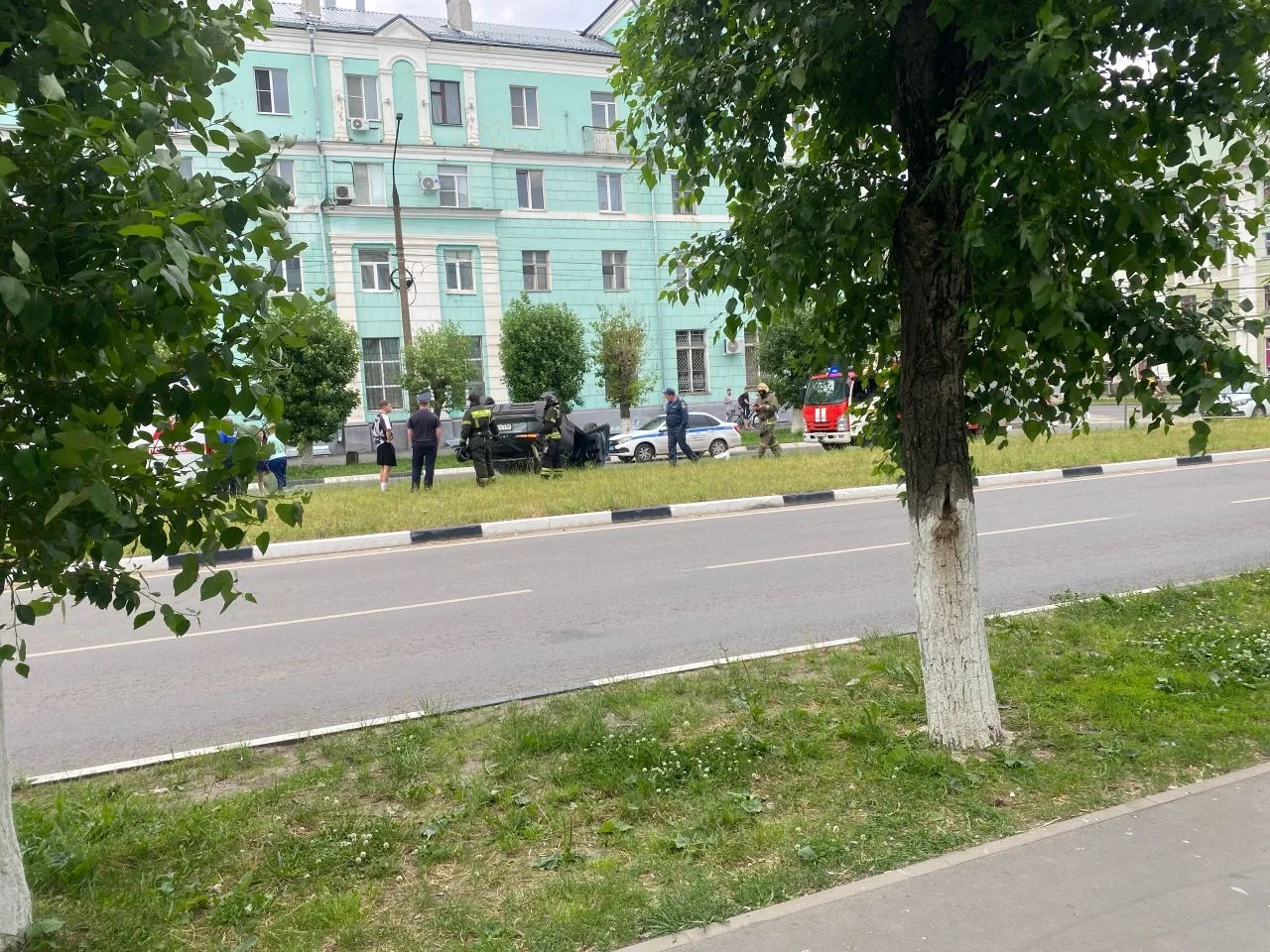 ДТП с опрокидыванием автомобиля на проспекте Ленина на перекрестке с улицей Грибоедова.