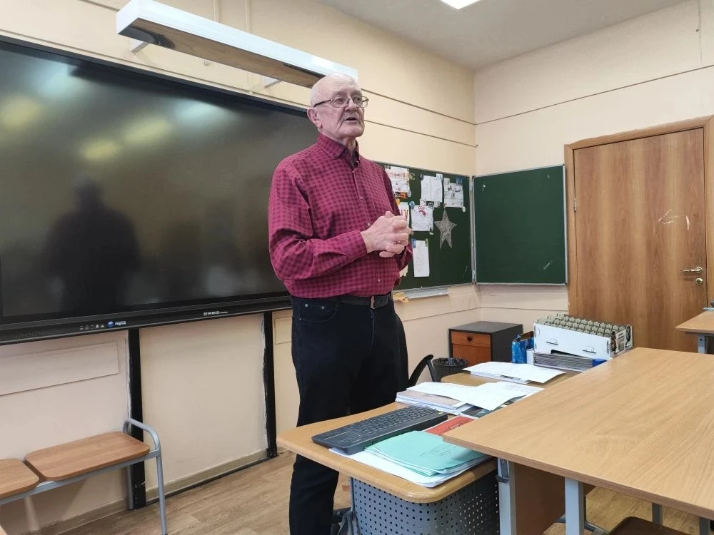 Один в поле не врач: как команда помогает спасать жизни  🩺 Сегодня в 10 «А» классе на занятии  говор