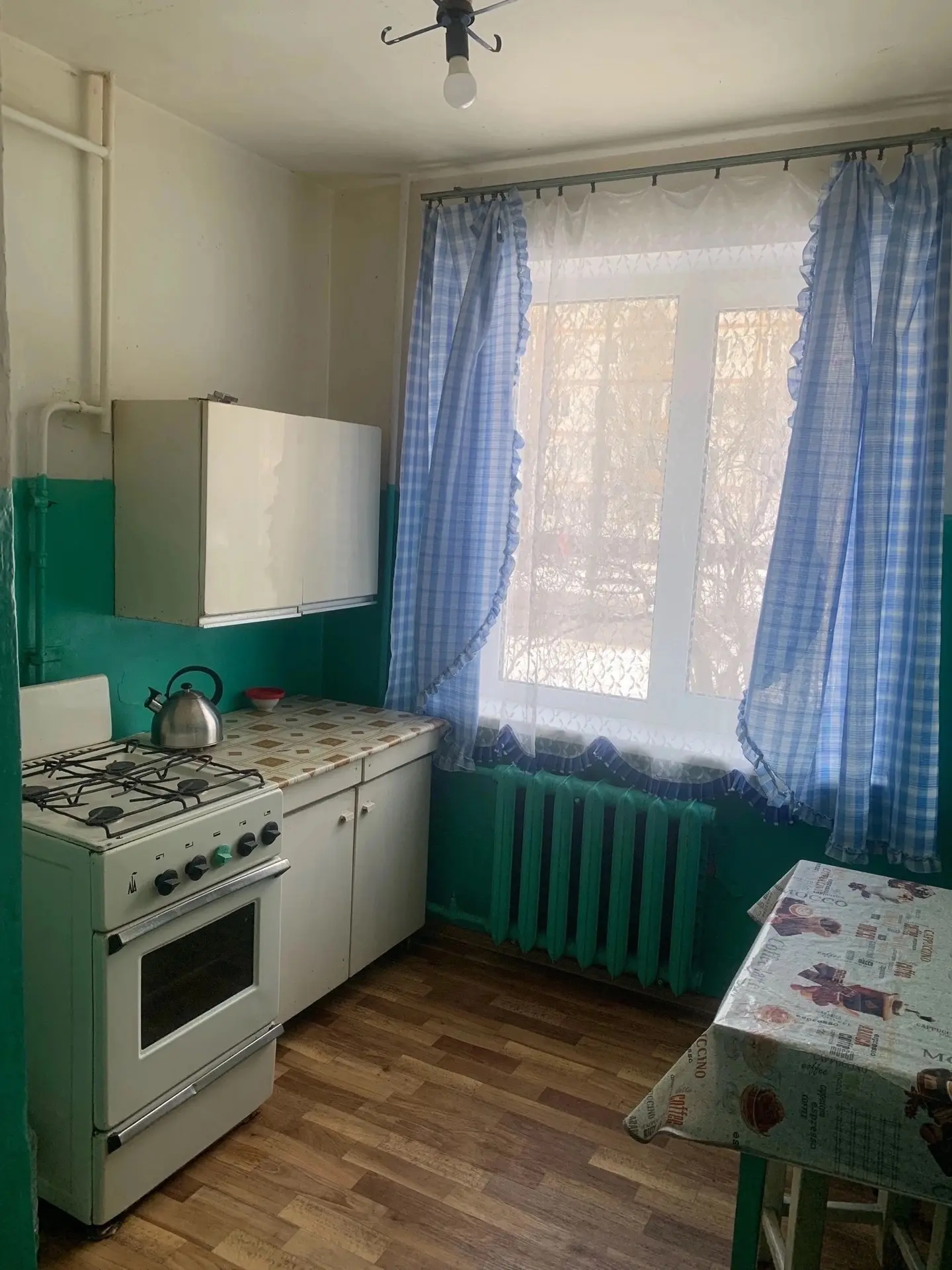 Сдам двухкомнатную квартиру по адресу: бульвар Молодежный, д. 9, первый этаж.