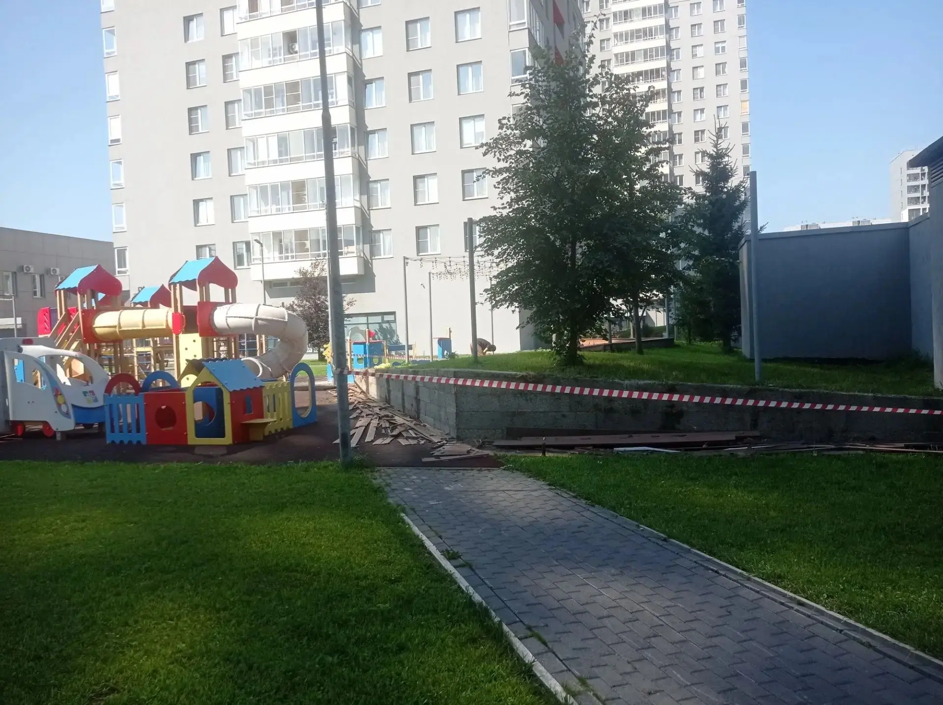 🛠️ Ремонт подпорных стенок на детских площадках