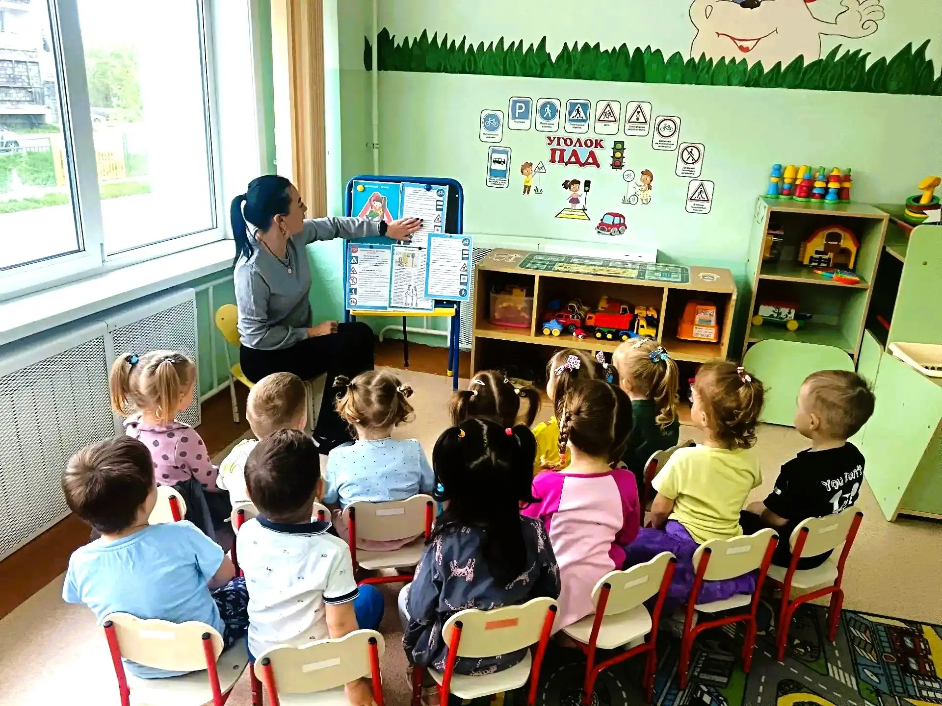 👶Маленькие пешеходы познают большие правила!
⁣
Сегодня в младшей группе прошла важная и нужная бесе