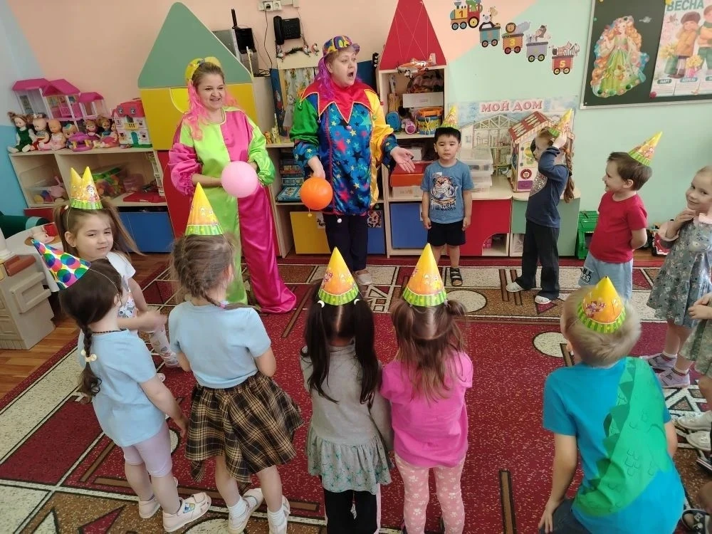 Улыбаться разрешается! Как в «Золотом ключике» отметили День смеха 🎈  2 апреля в группе 8 было по-на