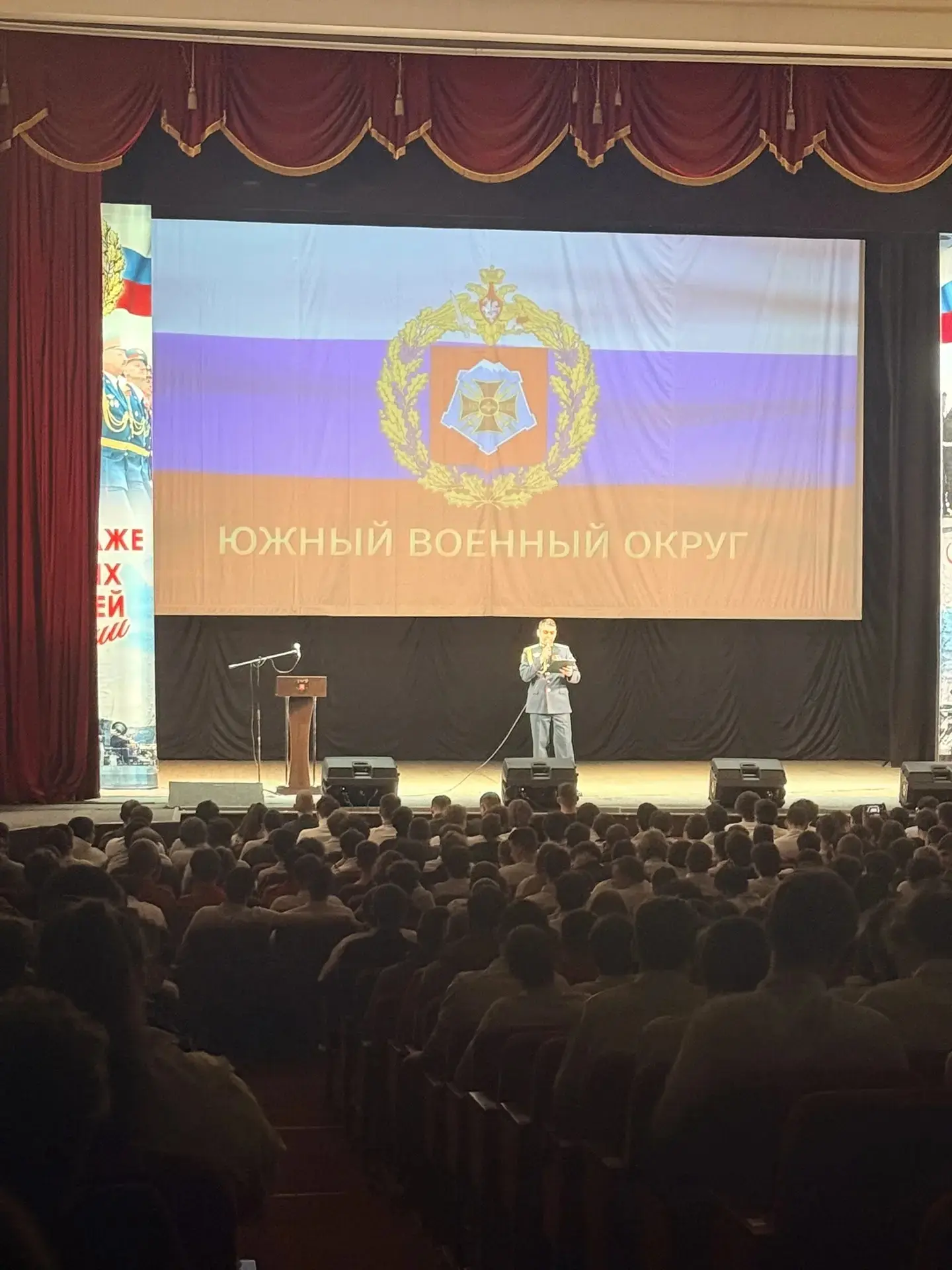 Юнармейцы 10 лицея приняли участие в информационно-агитационной акции «Есть такая профессия — Родину
