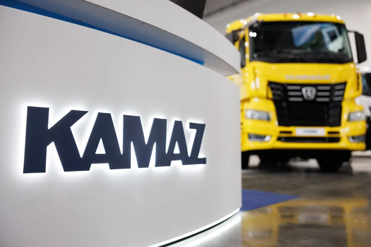 В сентябре КАМАЗ нарастил продажи грузовиков, но рынок легковушек продолжил снижаться, ...