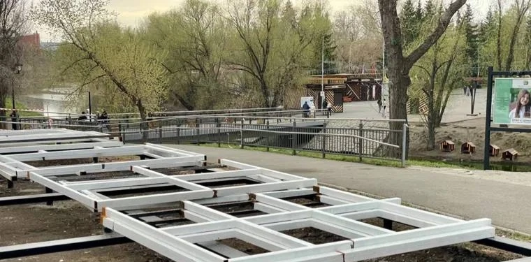 Иногородняя сеть пиццерий зайдет в Курган — точку откроют у ЦПКиО.  Перед входом в парк готовят площ