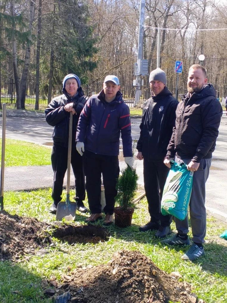 25 апреля коллектив школы принял участие в городской акции по озеленению нашего родного...