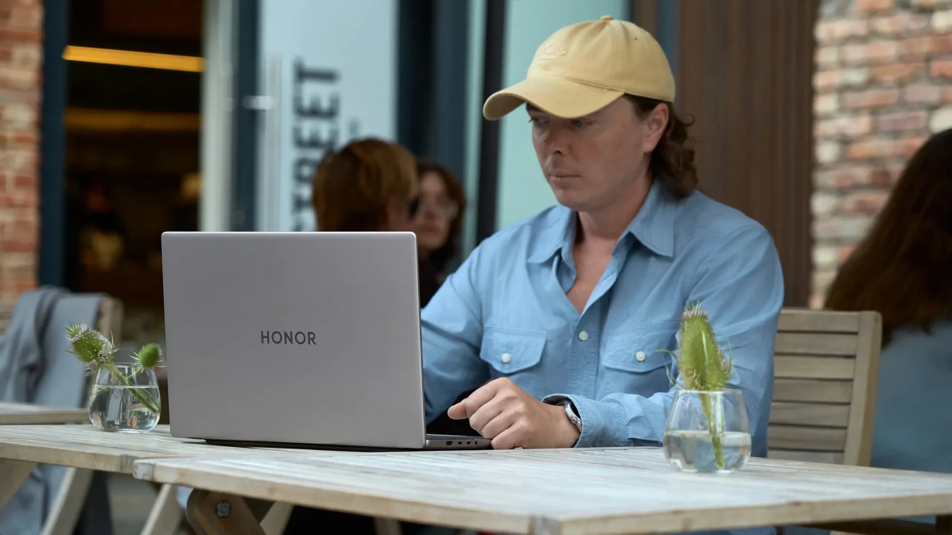 Обзор Honor MagicBook 16 (2026): 16 дюймов для фото и видео

В этом обзоре Honor MagicBook 16 (2026)